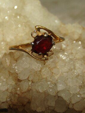 Vintage Lind 24kt HGE Garnet Ring